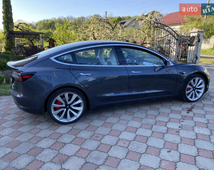 Серый Тесла Модель 3, объемом двигателя 0 л и пробегом 70 тыс. км за 20500 $, фото 1 на Automoto.ua