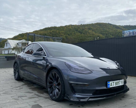 Тесла Модель 3 2018 в Надворной на Automoto.ua Серый Тесла Модель 3, объемом двигателя 0 л и пробегом 120 тыс. км за 19200 $, фото 1 на Automoto.ua