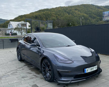 Тесла Модель 3 2018 в Ивано-Франковске на Automoto.ua Серый Тесла Модель 3, объемом двигателя 0 л и пробегом 119 тыс. км за 16999 $, фото 1 на Automoto.ua