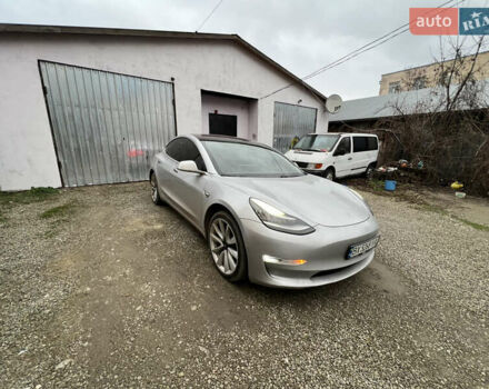 Серый Тесла Модель 3, объемом двигателя 0 л и пробегом 238 тыс. км за 14800 $, фото 3 на Automoto.ua