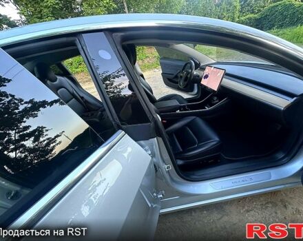 Сірий Тесла Модель 3, об'ємом двигуна 0.2 л та пробігом 189 тис. км за 17500 $, фото 12 на Automoto.ua