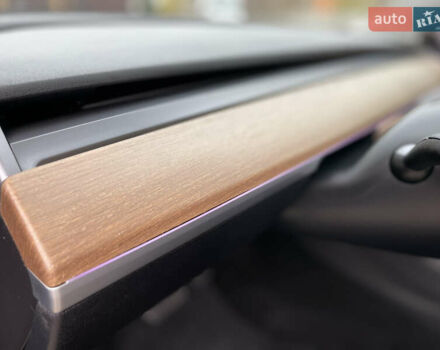 Сірий Тесла Модель 3, об'ємом двигуна 0 л та пробігом 76 тис. км за 19900 $, фото 13 на Automoto.ua