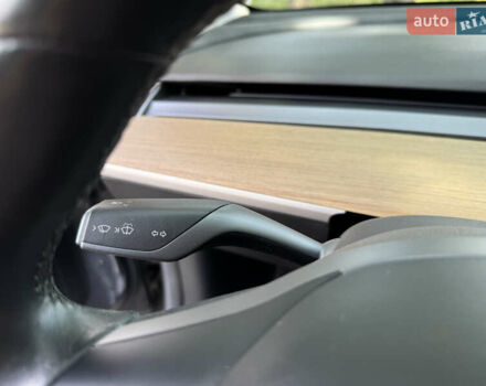 Тесла Модель 3 2018 в Киеве на Automoto.ua Серый Тесла Модель 3, объемом двигателя 0 л и пробегом 82 тыс. км за 18499 $, фото 18 на Automoto.ua