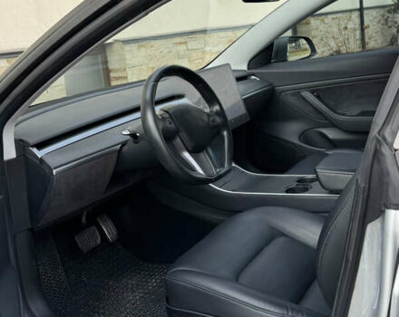 Серый Тесла Модель 3, объемом двигателя 0 л и пробегом 84 тыс. км за 17400 $, фото 29 на Automoto.ua