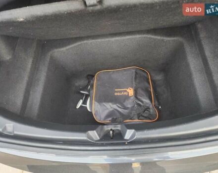 Серый Тесла Модель 3, объемом двигателя 0 л и пробегом 282 тыс. км за 16300 $, фото 23 на Automoto.ua