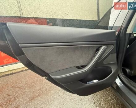 Серый Тесла Модель 3, объемом двигателя 0 л и пробегом 162 тыс. км за 13999 $, фото 66 на Automoto.ua