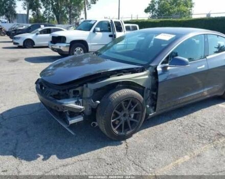 Сірий Тесла Модель 3, об'ємом двигуна 0 л та пробігом 77 тис. км за 5600 $, фото 5 на Automoto.ua
