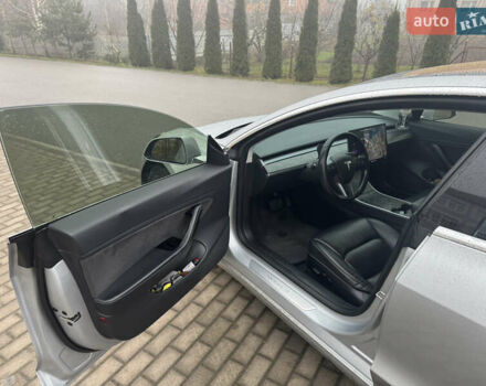 Сірий Тесла Модель 3, об'ємом двигуна 0 л та пробігом 165 тис. км за 16400 $, фото 13 на Automoto.ua