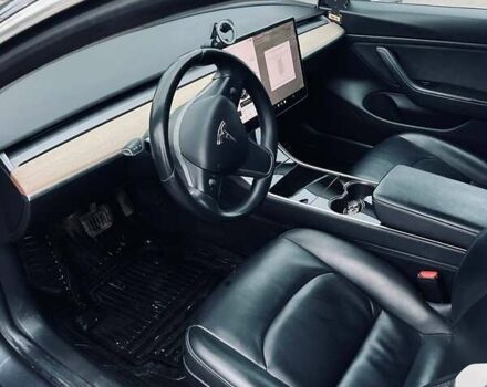 Серый Тесла Модель 3, объемом двигателя 0 л и пробегом 99 тыс. км за 17950 $, фото 5 на Automoto.ua