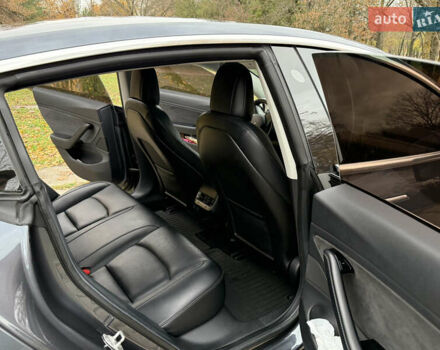 Сірий Тесла Модель 3, об'ємом двигуна 0 л та пробігом 105 тис. км за 17750 $, фото 9 на Automoto.ua