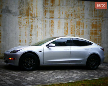Серый Тесла Модель 3, объемом двигателя 0 л и пробегом 119 тыс. км за 18300 $, фото 11 на Automoto.ua