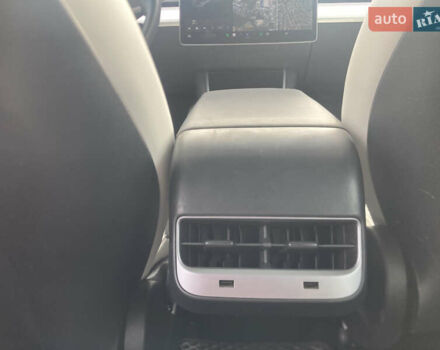 Серый Тесла Модель 3, объемом двигателя 0 л и пробегом 64 тыс. км за 16490 $, фото 10 на Automoto.ua