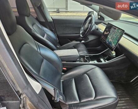 Сірий Тесла Модель 3, об'ємом двигуна 0 л та пробігом 102 тис. км за 18000 $, фото 2 на Automoto.ua