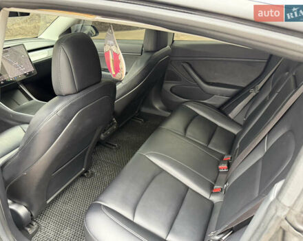 Серый Тесла Модель 3, объемом двигателя 0 л и пробегом 155 тыс. км за 17999 $, фото 11 на Automoto.ua