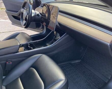 Серый Тесла Модель 3, объемом двигателя 0 л и пробегом 130 тыс. км за 17000 $, фото 9 на Automoto.ua