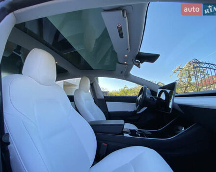 Серый Тесла Модель 3, объемом двигателя 0 л и пробегом 70 тыс. км за 20500 $, фото 7 на Automoto.ua