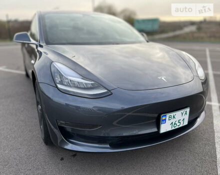 Сірий Тесла Модель 3, об'ємом двигуна 0 л та пробігом 327 тис. км за 15999 $, фото 12 на Automoto.ua