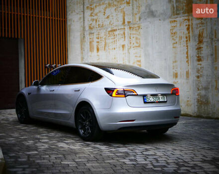 Серый Тесла Модель 3, объемом двигателя 0 л и пробегом 119 тыс. км за 18300 $, фото 9 на Automoto.ua