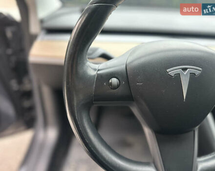 Сірий Тесла Модель 3, об'ємом двигуна 0 л та пробігом 150 тис. км за 13999 $, фото 9 на Automoto.ua