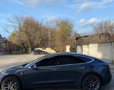 Серый Тесла Модель 3, объемом двигателя 0 л и пробегом 130 тыс. км за 17000 $, фото 2 на Automoto.ua