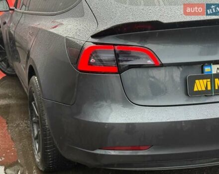 Серый Тесла Модель 3, объемом двигателя 0 л и пробегом 162 тыс. км за 13999 $, фото 6 на Automoto.ua