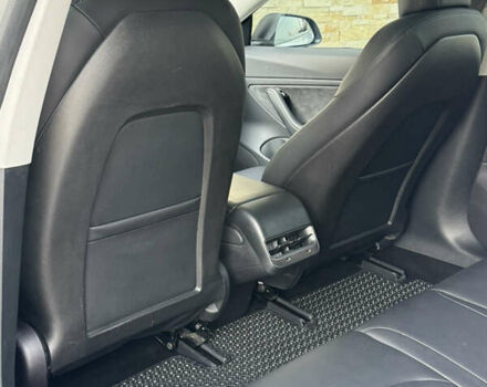 Серый Тесла Модель 3, объемом двигателя 0 л и пробегом 84 тыс. км за 17400 $, фото 33 на Automoto.ua