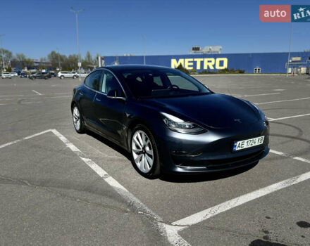 Серый Тесла Модель 3, объемом двигателя 0 л и пробегом 146 тыс. км за 17000 $, фото 4 на Automoto.ua
