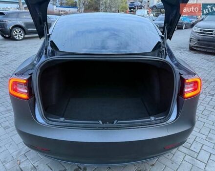 Серый Тесла Модель 3, объемом двигателя 0 л и пробегом 133 тыс. км за 12400 $, фото 7 на Automoto.ua