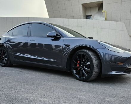 Серый Тесла Модель 3, объемом двигателя 0 л и пробегом 95 тыс. км за 22000 $, фото 1 на Automoto.ua