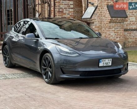 Серый Тесла Модель 3, объемом двигателя 0 л и пробегом 152 тыс. км за 16400 $, фото 1 на Automoto.ua
