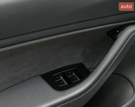 Серый Тесла Модель 3, объемом двигателя 0 л и пробегом 119 тыс. км за 18300 $, фото 25 на Automoto.ua