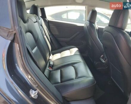 Сірий Тесла Модель 3, об'ємом двигуна 0 л та пробігом 141 тис. км за 6400 $, фото 9 на Automoto.ua