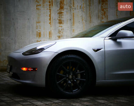 Серый Тесла Модель 3, объемом двигателя 0 л и пробегом 119 тыс. км за 18300 $, фото 16 на Automoto.ua