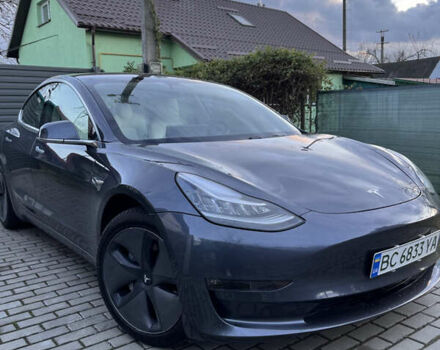 Серый Тесла Модель 3, объемом двигателя 0 л и пробегом 64 тыс. км за 16490 $, фото 5 на Automoto.ua