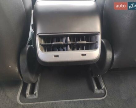 Серый Тесла Модель 3, объемом двигателя 0 л и пробегом 78 тыс. км за 19900 $, фото 48 на Automoto.ua