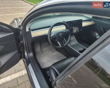 Серый Тесла Модель 3, объемом двигателя 0 л и пробегом 282 тыс. км за 16300 $, фото 12 на Automoto.ua