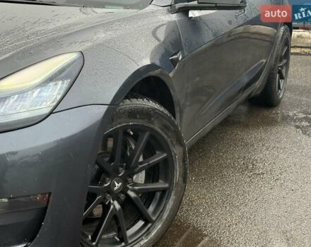 Серый Тесла Модель 3, объемом двигателя 0 л и пробегом 162 тыс. км за 13999 $, фото 13 на Automoto.ua