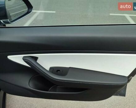 Серый Тесла Модель 3, объемом двигателя 0 л и пробегом 62 тыс. км за 16900 $, фото 18 на Automoto.ua