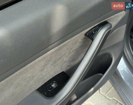 Тесла Модель 3 2018 в Киеве на Automoto.ua Серый Тесла Модель 3, объемом двигателя 0 л и пробегом 82 тыс. км за 18499 $, фото 24 на Automoto.ua