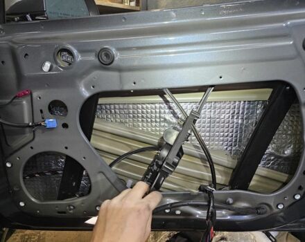 Сірий Тесла Модель 3, об'ємом двигуна 0 л та пробігом 95 тис. км за 23000 $, фото 14 на Automoto.ua