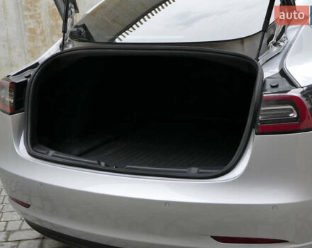 Серый Тесла Модель 3, объемом двигателя 0 л и пробегом 119 тыс. км за 18300 $, фото 32 на Automoto.ua