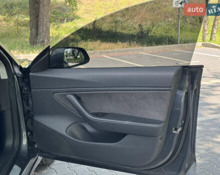 Тесла Модель 3 2018 в Киеве на Automoto.ua Серый Тесла Модель 3, объемом двигателя 0 л и пробегом 82 тыс. км за 18499 $, фото 32 на Automoto.ua