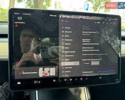 Тесла Модель 3 2018 в Киеве на Automoto.ua Серый Тесла Модель 3, объемом двигателя 0 л и пробегом 82 тыс. км за 18499 $, фото 22 на Automoto.ua