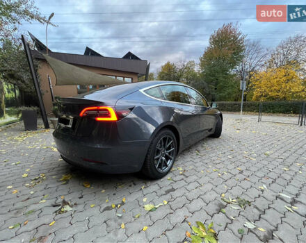 Сірий Тесла Модель 3, об'ємом двигуна 0 л та пробігом 95 тис. км за 16500 $, фото 3 на Automoto.ua