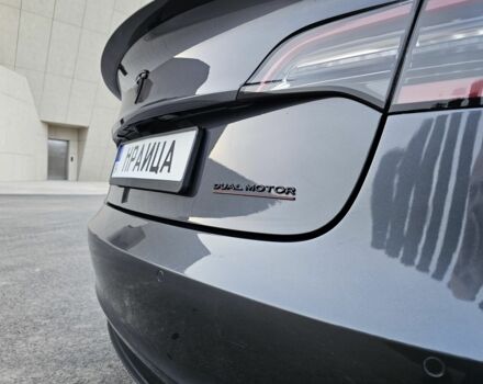 Серый Тесла Модель 3, объемом двигателя 0 л и пробегом 95 тыс. км за 22000 $, фото 9 на Automoto.ua