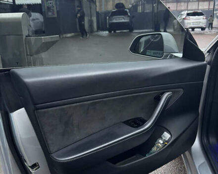 Серый Тесла Модель 3, объемом двигателя 0 л и пробегом 129 тыс. км за 16200 $, фото 21 на Automoto.ua