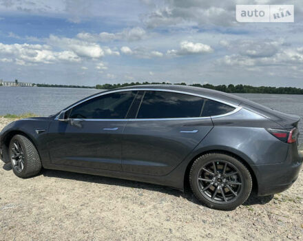 Сірий Тесла Модель 3, об'ємом двигуна 0 л та пробігом 70 тис. км за 22600 $, фото 16 на Automoto.ua