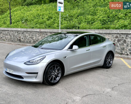 Сірий Тесла Модель 3, об'ємом двигуна 0 л та пробігом 85 тис. км за 18000 $, фото 5 на Automoto.ua