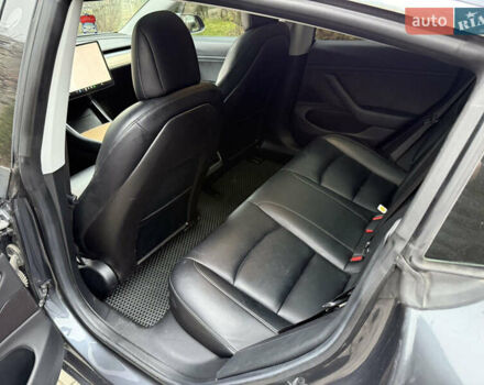 Сірий Тесла Модель 3, об'ємом двигуна 0 л та пробігом 91 тис. км за 16650 $, фото 14 на Automoto.ua