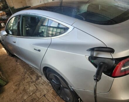 Серый Тесла Модель 3, объемом двигателя 0 л и пробегом 211 тыс. км за 14950 $, фото 4 на Automoto.ua